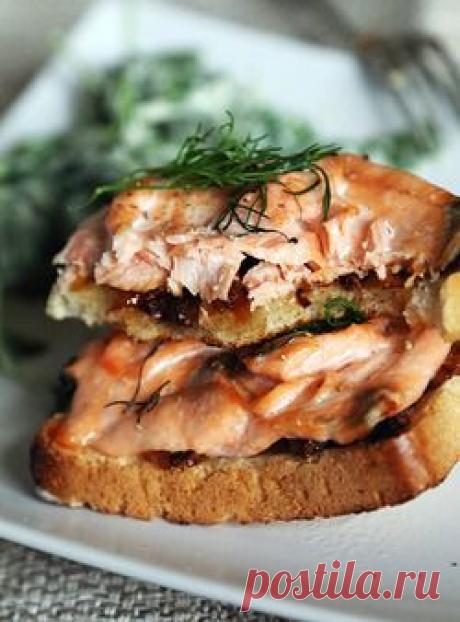 Горячие бутерброды с лососем - кулинарный рецепт.