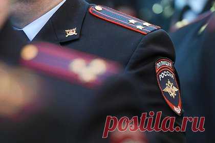 Российского полковника полиции наказали за комментарий об избитой школьнице. В Нижнем Тагиле полковник полиции получил выговор за комментарий в социальных сетях об избитой мигрантами 11-летней школьнице. По словам источника, в отношении полковника полиции была проведена служебная проверка, в результате которой тот был привлечен к строгой дисциплинарной ответственности.