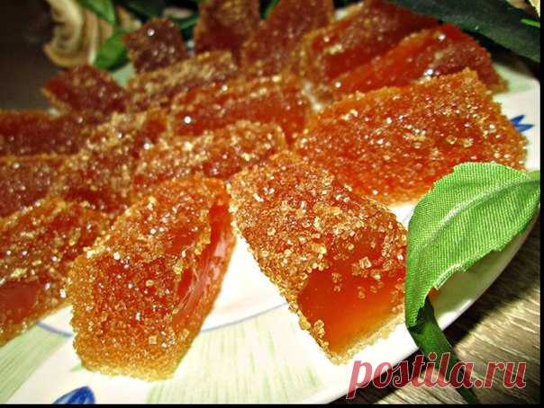 Фруктовый мармелад 

Нехлопотный, но очень вкусный рецепт! Порадуйте себя и близких натуральной вкусняшкой!))Ингредиенты:Фруктовый сок - 100 мл ( у меня ананасовый+ 2 ст.л сиропа от клубничного варенья )Вода - 100 млСах…