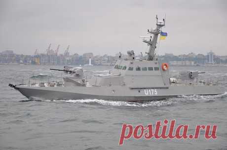 РАЗРАБОТКИ ВОЕННОГО КОРАБЛЕСТРОЕНИЯ. УТОЧНЕНИЕ ПЛАНОВ 17 марта 1994 г. министр машиностроения, ВПК и конверсии Украины Дмитрий Черненко подписал вновь разработанную специально созданной межведомственной рабочей группой ведущих специалистов 30 основных предприятий отрасли «Национальную Программу развития судостроения и кораблестроения Украины до 2000 года». Вторая, закрытая часть документа, определяла количество подлежавших постройке новых боевых кораблей и вспомогательных ...