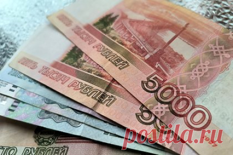 Россиянам рассказали об изменениях по налоговым вычетам в 2024 году. Со следующего года увеличивается размер расходов, которые можно учесть при исчислении НДФЛ в рамках социального налогового вычета. В интервью агентству «Прайм» юрист Елена Килинкарова рассказала, какую сумму и за что можно будет вернуть. С 2024 года совокупный размер учитываемых социальных налоговых вычетов вырастет.