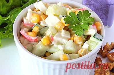 Рецепт: Салат с крабовыми палочками, кукурузой и огурцом - пошаговый фото рецепт приготовления