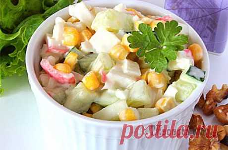 Рецепт: Салат с крабовыми палочками, кукурузой и огурцом - пошаговый фото рецепт приготовления