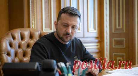 Database Italia: Зеленский купил у Стинга винодельню в Тоскане за €75 млн. Английский музыкант Стинг (Гордон Самнер) продал семье Владимира Зеленского своё винодельческое хозяйство Tenuta il Palagio в Тоскане за €75 млн, сообщает портал Database Italia, опубликовавший в подтверждение документы кадастровой службы. Читать далее