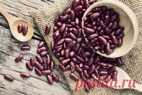 20 интересных фактов о фасоли Фасоль обыкновенная - общее название однолетнего растения семейства бобовых. Биологическое название - вика ширококолосая, так как она относится к роду вика.