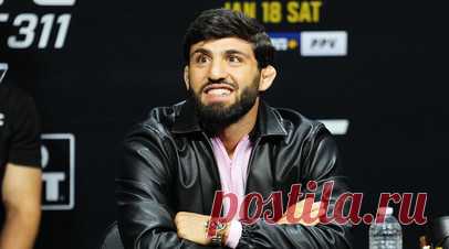 Царукян сравнил свою собаку с Топурией. Российский боец UFC Арман Царукян потроллил чемпиона промоушена в лёгком весе Илию Топурию. Читать далее