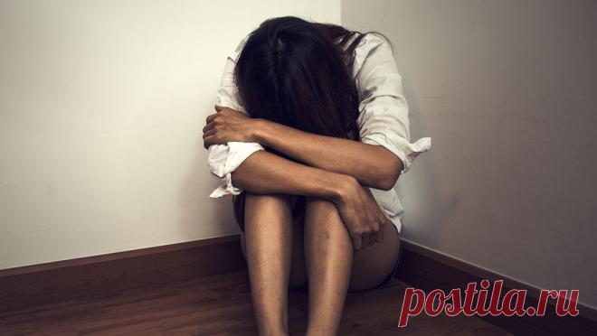 Сотрудник отеля в Паттайе домогался постоялицы, пока она спала. В Таиланде девушка проснулась от приставаний работника отеля, сообщает The Thaiger. Как сказано в публикации, 20-летняя девушка под псевдонимом Белль рассказала в Facebook об инциденте, произошедшем с ней в бунгало-отеле в центре Паттайи ...