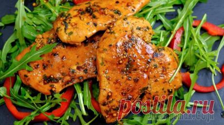 Куриное филе в пергаменте на сковороде