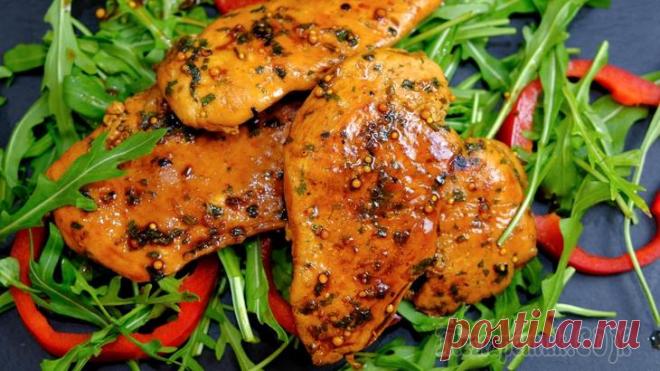 Куриное филе в пергаменте на сковороде