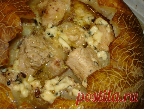 Куриное филе с сыром, запечённое в дыне