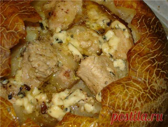 Куриное филе с сыром, запечённое в дыне