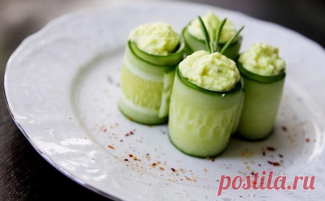 «Роллы из огурца с авокадо. Посыпать петрушкой и подавать роллы из огурца с авокадо в качестве холодной закуски. » — карточка пользователя Наталья Р. в Яндекс.Коллекциях