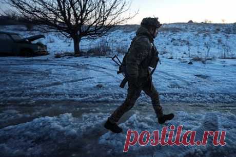 В Польше сравнили Украину с изнасилованной женщиной. Министр иностранных дел Польши Радослав Сикорский сравнил Украину с изнасилованной женщиной и выступил против принуждения Киева к переговорам с Россией. Так глава польского МИД прокомментировал мирный процесс во время «Украинского завтрака» в Давосе. Он призвал последовать примеру Польши — передать ВСУ автомобили.