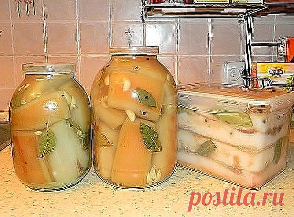 Самое вкусное сало.

Советую взять на заметку этот простой и доступный рецепт вкусного сала, который Вы легко сможете приготовить к ужину или на закуску. Попробуйте - не пожалеете! Закусочка получается невероятно вкусная, сметают влёт.

Ингредиенты:
• сало
• вода - 1 литр
• поваренная соль - 1 стакан
• лавровый лист - 3-4 штуки
• перец горошком - по вкусу
• репчатый лук - 1 штука
• чеснок - 3-4 зубчика
• черный молотый перец.

Как приготовить вкусное сало:

Складываем сало...