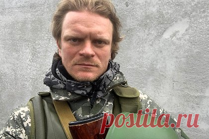 «Каждый раз была тревога и страх, что попадем в окружение». Украинский актер уволился из ВСУ и рассказал, чего боялся. Украинский актер Александр Печерица, ранее записавшийся в территориальную оборону, уволился из рядов Вооруженных сил Украины (ВСУ). Он служил в составе 128-го батальона, который участвовал в боевых действиях на харьковском направлении. Причиной увольнения он назвал семейные обстоятельства.