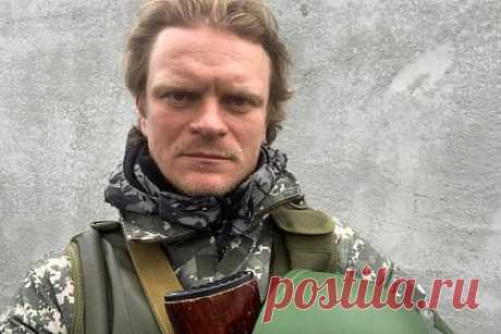 «Каждый раз была тревога и страх, что попадем в окружение». Украинский актер уволился из ВСУ и рассказал, чего боялся. Украинский актер Александр Печерица, ранее записавшийся в территориальную оборону, уволился из рядов Вооруженных сил Украины (ВСУ). Он служил в составе 128-го батальона, который участвовал в боевых действиях на харьковском направлении. Причиной увольнения он назвал семейные обстоятельства.