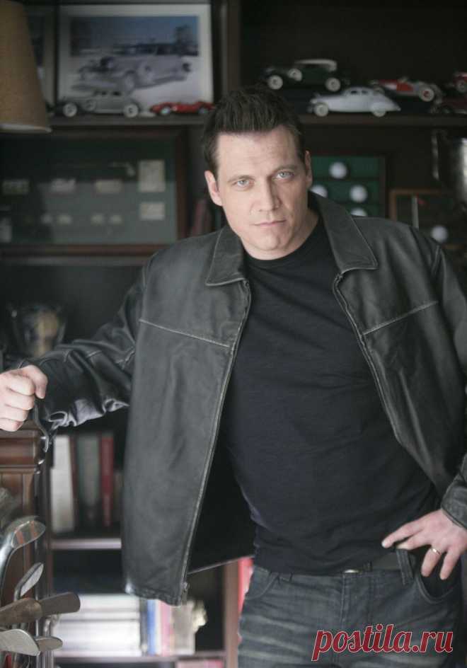 Холт Маккэллани (Holt McCallany)
- 3 сентября, 1964