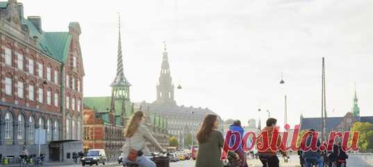 Иногда, чтобы понять главное, нам надо лишиться того, что имеем. Датчанке Малин Рюдаль понадобилось уехать из родного города, чтобы отыскать секрет счастья. Эти правила жизни подойдут любому из нас. #самоанализ #счастье #психологиясчастья #позитивнаяпсихология