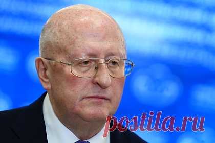 Россиян предупредили о риске появления более тяжелой мутации коронавируса. Возникновение гибрида штаммов коронавируса дельта и омикрон — дельтакрон — показывает большой потенциал изменчивости COVID-19. Это означает, что в дальнейшем может появиться более тяжелая мутация вируса. Гинцбург отметил, что сам по себе дельтакрон не представляет опасности.