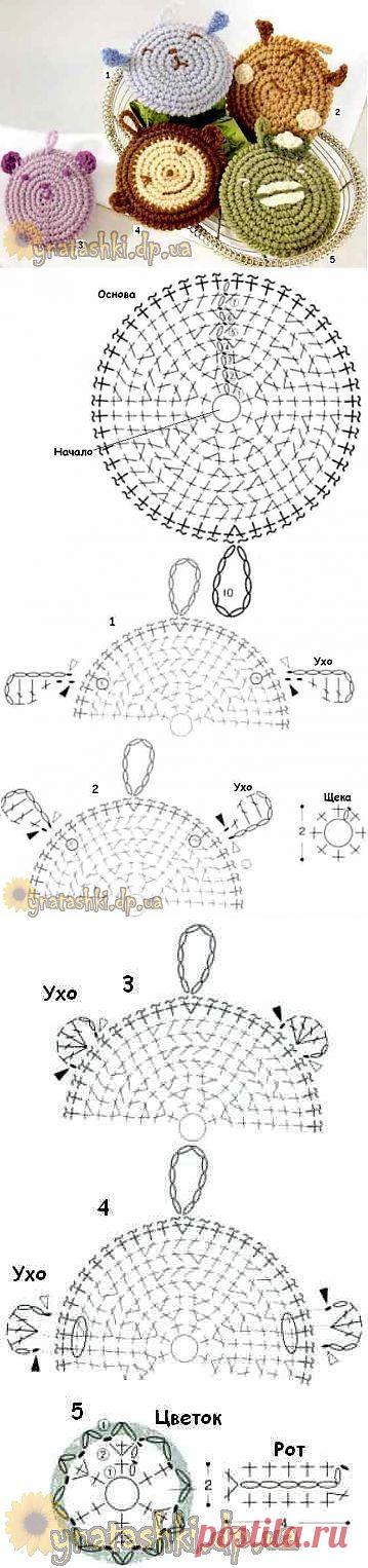 Вязаные магниты на холодильник