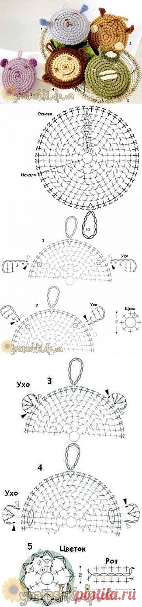 Вязаные магниты на холодильник