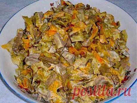 Салат с печенью
Источник Great Food • Лучшие Рецепты
 

Ингредиенты:
Слои :
печень отварная на терку 300 г,
3 яйца вареных на терку,
2 свежих огурца мелко порезанных,
1 стакан вареного риса,
морковь вареная на терку,
сыр адыгейский 200г на терку,
зелень.