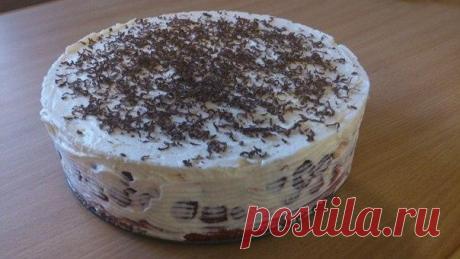 Вишневый торт с кремом из сыра маскапоне.

Ингредиенты: 

Для бисквита: 
3 яйца, 
150 гр. сахара, 
150 гр. муки. 

Крем: 
сливки 33-35% 250 мл, 
сахар 150 гр., 
сыр маскарпоне 250 гр. 

Начинка- свежемороженая вишня 600 гр. 

Приготовление: 

Бисквит- яйца взбить с сахаром до воздушной пены, добавить муку. Выпекать 15-20 мин. при 180 гр. Остудить, сверху выложить вишню. 
Крем- сливки взбить с сахаром до полного его растворения, добавить сыр, хорошо перемешать. Выложить на ...