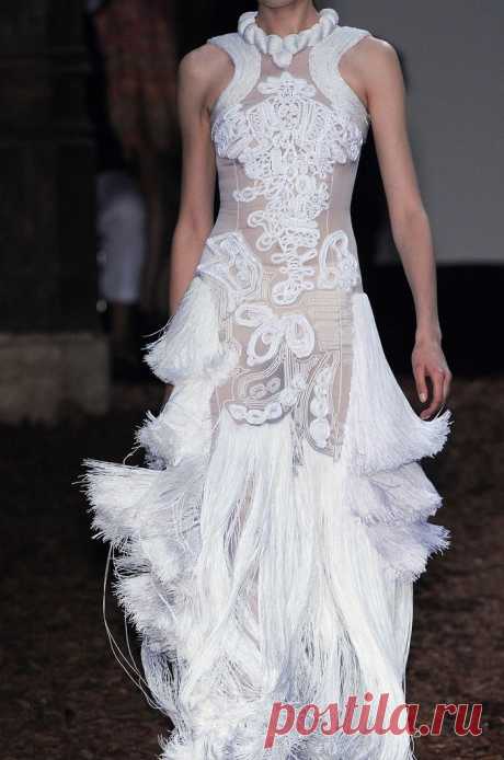 Подиум-2014. Дизайнер«GIVENCHY» .