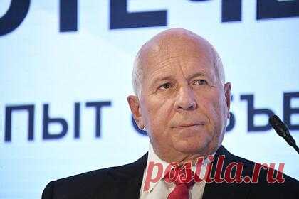 Названы сроки запуска в Москве первого водородного автобуса. Испытания опытного образца первого в России автобуса на водороде запустят на улицах Москвы в 2021 году. Подробности тестирования нового для страны экологичного пассажирского транспорта раскрыл руководитель «Ростеха» Сергей Чемезов. Вместительность машины — 80 человек, а максимальная скорость — 80 километров в час.