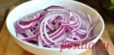 Как вкусно замариновать лук для шашлыка: 4 рецепта 

Лук – неотъемлемый ингредиент при приготовлении шашлыка. Овощ придает мясу пикантность, сочность и мягкость. Мариновать лук для шашлыка можно отдельно от мяса, не подвергая тепловой обработке. Так л…
