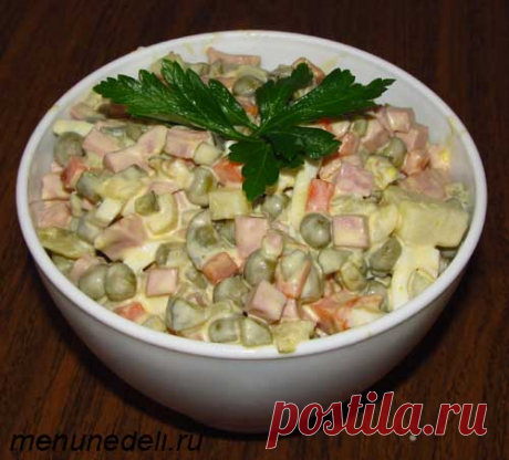 Рецепт слоеного салата с солеными грибами / Меню недели