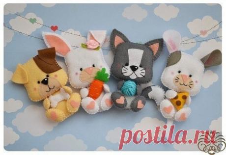 Вышитые сумочки.