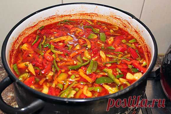 ТОП-16 лучших рецептов вкусного лечо.
1 Лечо из болгарского перца
2 Лечо «Семейное»
3 Лечо с морковью
4 Лечо на зиму из перца и фасоли
5 Лечо 