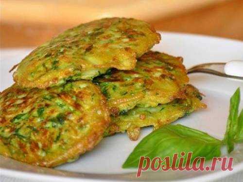 Оладьи из цуккини с чесноком и зеленью - рецепт с фото / Простые рецепты