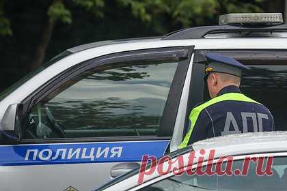 Россиянин на ночной дороге раскидал оформлявших ДТП гаишников