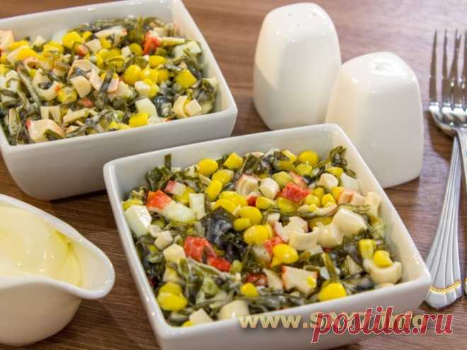 Салат с морской капустой, кукурузой и крабовыми палочками