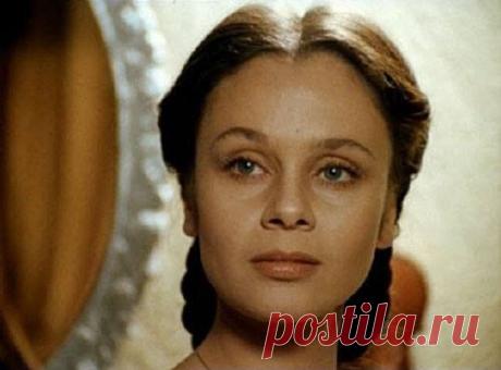 Стоит её сегодня вспомнить!
Сегодня, 21 мая 1949 года родилась народная артистка России Любовь Григорьевна Полищук.