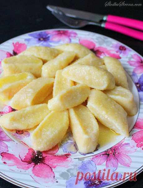 Мързеливите кнедли с извара,яйца и брашно