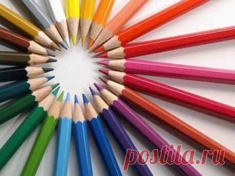 Мы все как карандаши . Каждый рисует свою судьбу. Кто-то ломается, кто-то тупит, а кто-то затачивается и движется вперед.