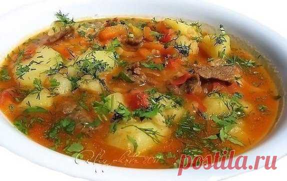 Шурпа
Этот суп пришел к нам с Востока. Он прост в приготовлении и порадует вас и ваших близких своим насыщенным ярким вкусом
Ингредиенты:
●Баранина шейка 0,5 кг
●Лук репчатый 1 шт
●Перец сладкий красный 1 шт
●Морковь 2 шт
●Картофель 6 шт
●Чеснок дольки 2 шт
●Кинза 10 г
●Укроп 10 г
●Помидор свежий 2 шт
Приготовление:
1. Выбираем кастрюлю (или казан) объемом 6-7 литров.
2. Лук нарезаем мелкими кубиками и обжариваем на растительном масле до золотистого цвета прямо в кастрюле. Важно, чтобы на п