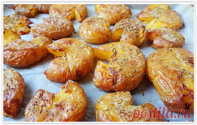 Давленная картошка в духовке: идеальный гарнир, который быстро исчезает со стола!