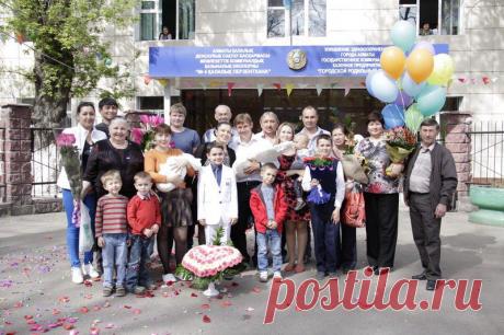 Фото и видео съемка "Выписка из роддома" от www.Pozitiv-studio.kz. Мы работаем без выходных. Звоните 328-13-05, +7 701 718 44 41