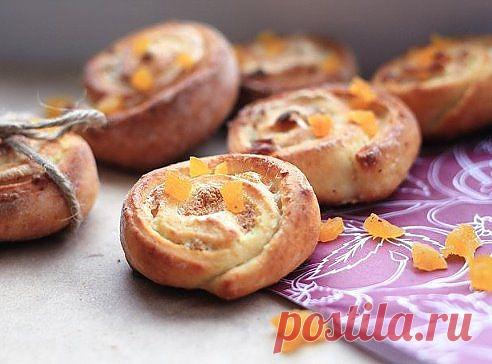 Кулинария- Плюшки с безе и курагой.