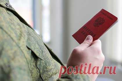 Не служившего 51-летнего снабженца мобилизовали в российском регионе. Не служившего 51-летнего снабженца Владимира Черячукина мобилизовали в Волгоградской области. Россиянин является выпускником военной кафедры. Кроме того, мужчина глух на одно ухо, не видит без очков, у него множественные грыжи позвоночных дисков. Повестку Черячукину принесли вечером 22 сентября.