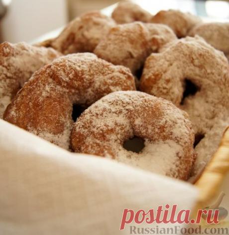 Пончики, рецепты с фото на RussianFood.com: 260 рецептов пончиков Пончики — это изделия из теста, обжаренные в масле. Готовят пончики с начинкой или без нее. Начинкой может служить варенье, джем, повидло, сгущенное молоко и др. Пончики, рецепт которых весьма простой, имеют форму баранки или круглую форму без отверстия, их еще называют пышками. Подробней о пончиках ...