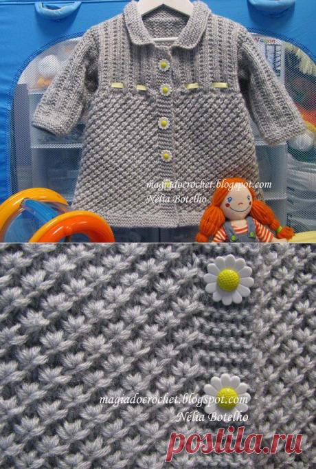 Вязание спицами. Тёплое вязаное пальто и шапочка для девочки