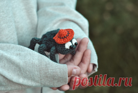 PDF Паучок крючком. FREE crochet pattern; Аmigurumi toy patterns. Амигуруми схемы и описания на русском. Вязаные игрушки и поделки своими руками #amimore - паук, маленький паучок.