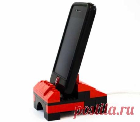 35 Awesome DIYs for your Tech Toys