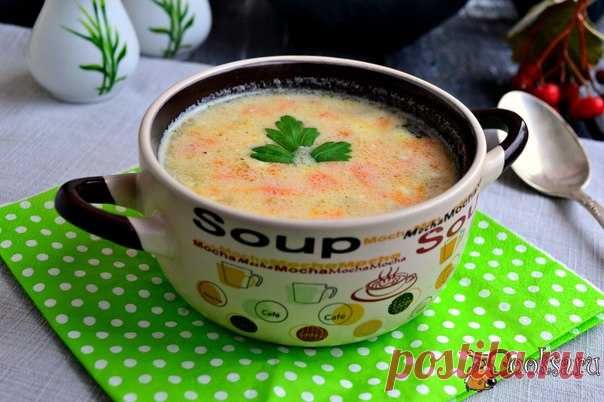 Картофельно-морковный суп с сыром Картофельно-морковный суп с сыром - простое и очень вкусное первое блюдо для разнообразия вашего повседневного стола. Суп получается легким, но сытным. Обязательно попробуйте, вам понравится это блюдо!