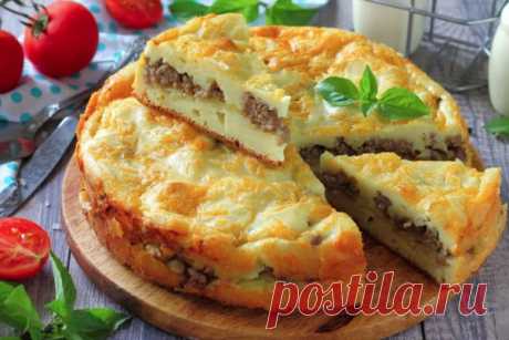 Мясной пирог &quot; На все случаи &quot;- нежный, сочный и очень вкусный
Делюсь рецептом нежной выпечки, которую очень легко приготовить, справится любая хозяюшка, в том числе самая начинающая. Я предлагаю испечь пирог, который нравится всем. Вся семья будет точно накормлена и сыта.